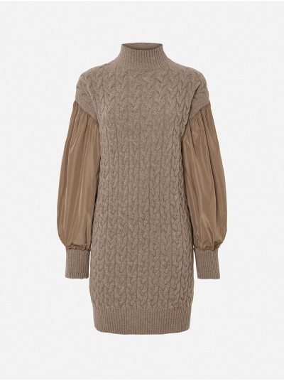 Vestido com efeito entrelaçado