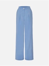 Trousers with a fluid fit and pleat details