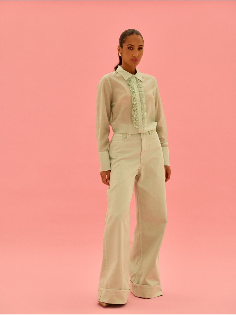 Blouse with ruffle at the front