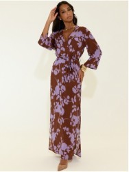 Vestido comprido estampado com cinto e decote V