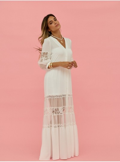 Vestido comprido com detalhes em renda