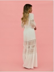 Vestido comprido com detalhes em renda