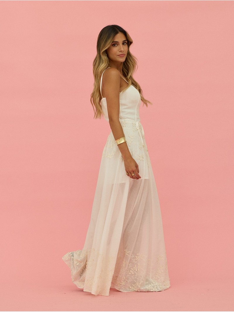 Vestido comprido com pormenor bordado