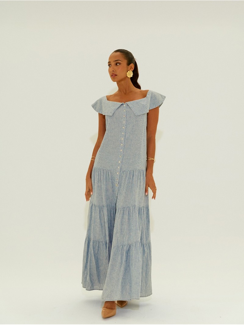 Vestido comprido em linho com decote quadrado