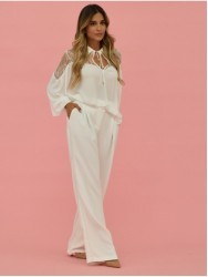Flowing blouse with lace appliqué