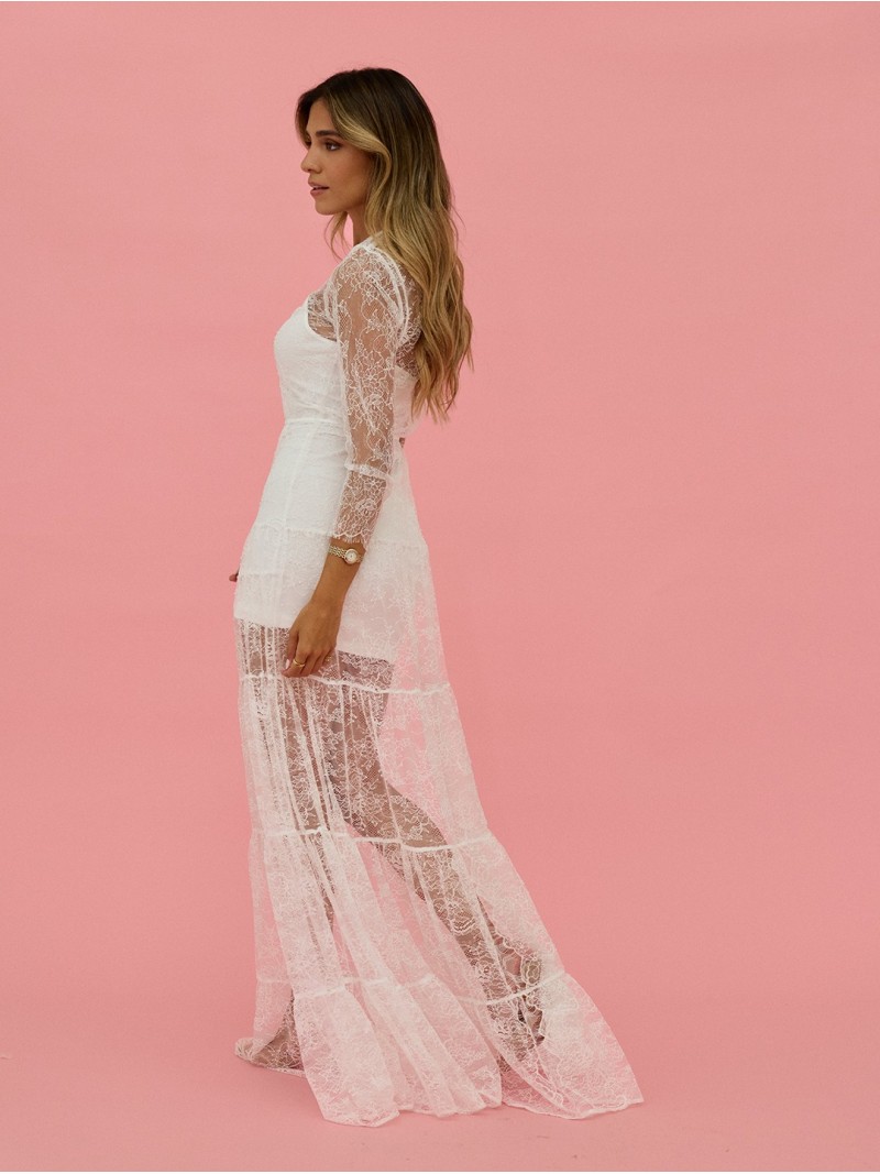 Vestido comprido em renda