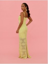 Vestido comprido em renda de alça fina