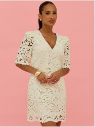 Vestido curto em renda com laço a contrastar