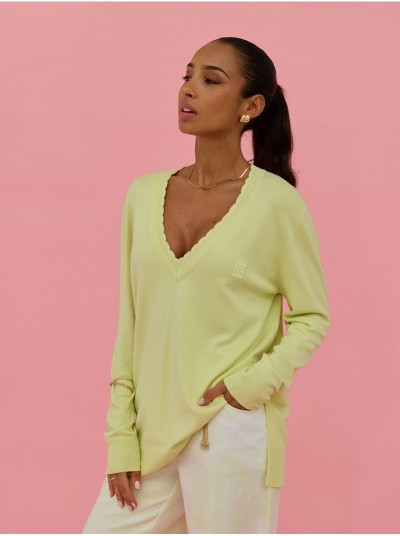 Camisola de malha com trabalhado no decote