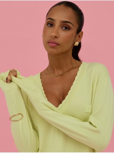 Knitted sweater with detailed neckline