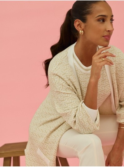 Knitted sweater with pattern