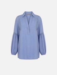 Fluid tunic with lace trim