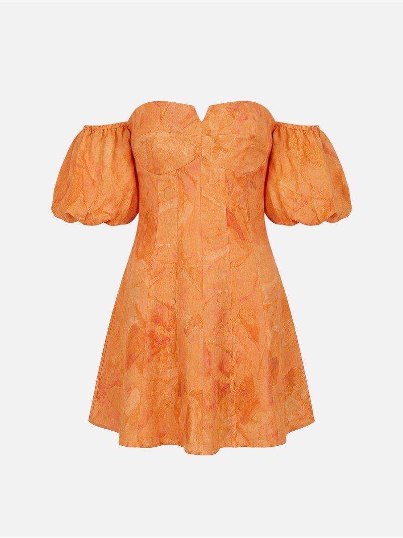Vestido curto com decote coração e mangas