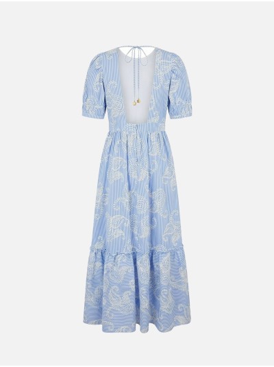 Vestido comprido com bordados e abertura na costa