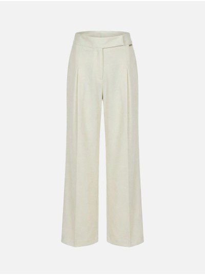 Calça clássica fluída com pinças