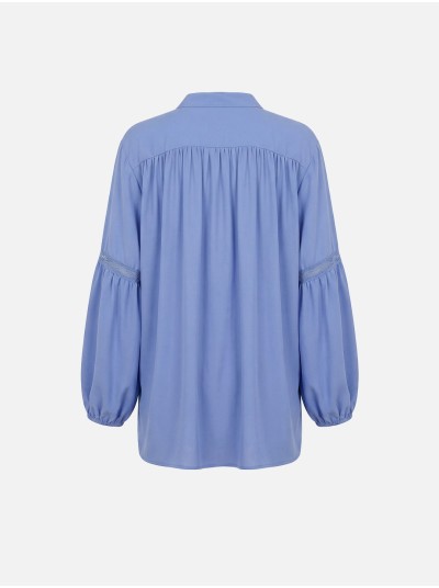 Fluid tunic with lace trim
