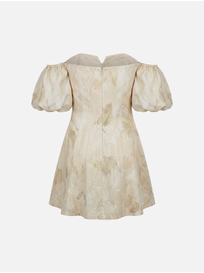 Vestido curto com decote coração e mangas