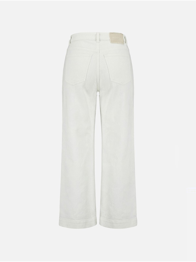 Calça de ganga com pormenor de missangas