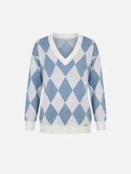 V-neck knitted sweater with diamond pattern