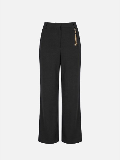 Calça clássica lisa com acessório metalizado