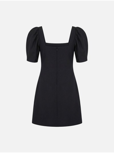 Short dress with dart on the sleeve