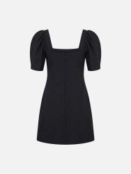 Short dress with dart on the sleeve