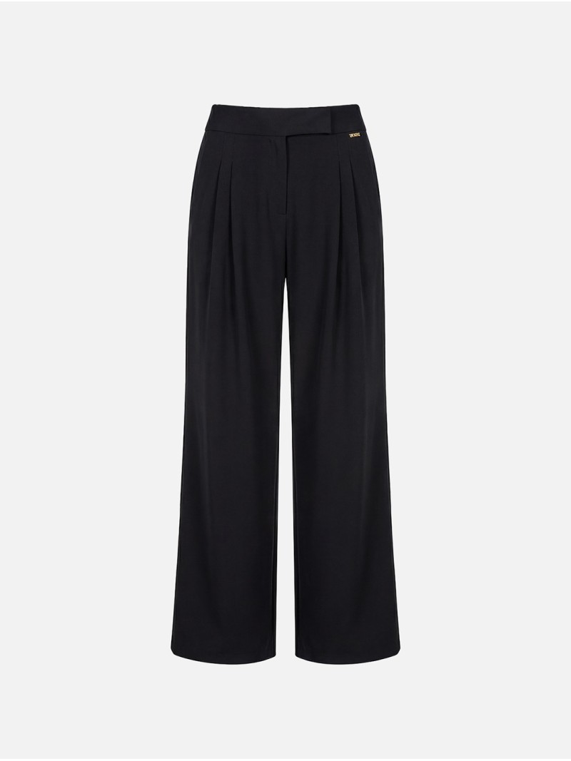 Flowing trousers with pleats and bead detail