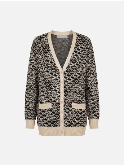 Knitted coat with pattern