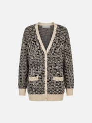 Knitted coat with pattern