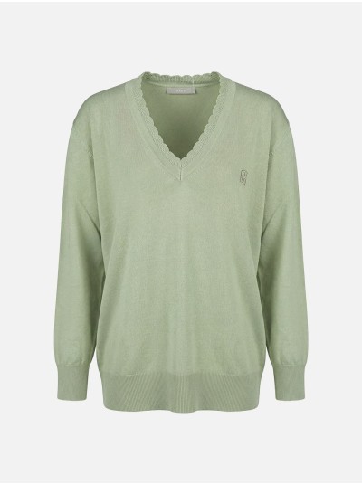 Knitted sweater with detailed neckline
