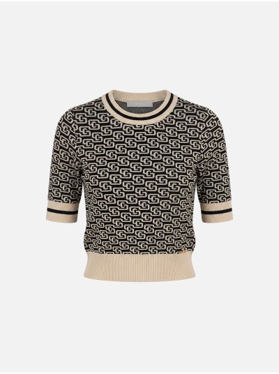 Knitted sweater with pattern