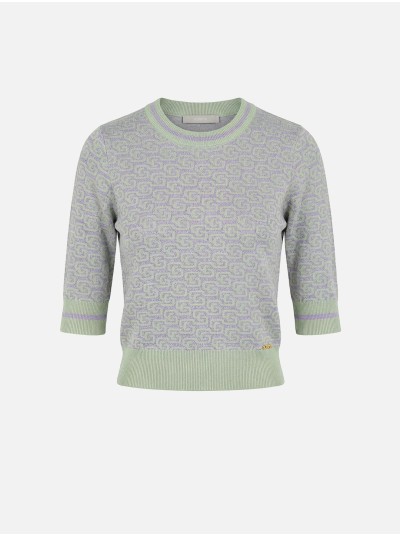 Knitted sweater with pattern