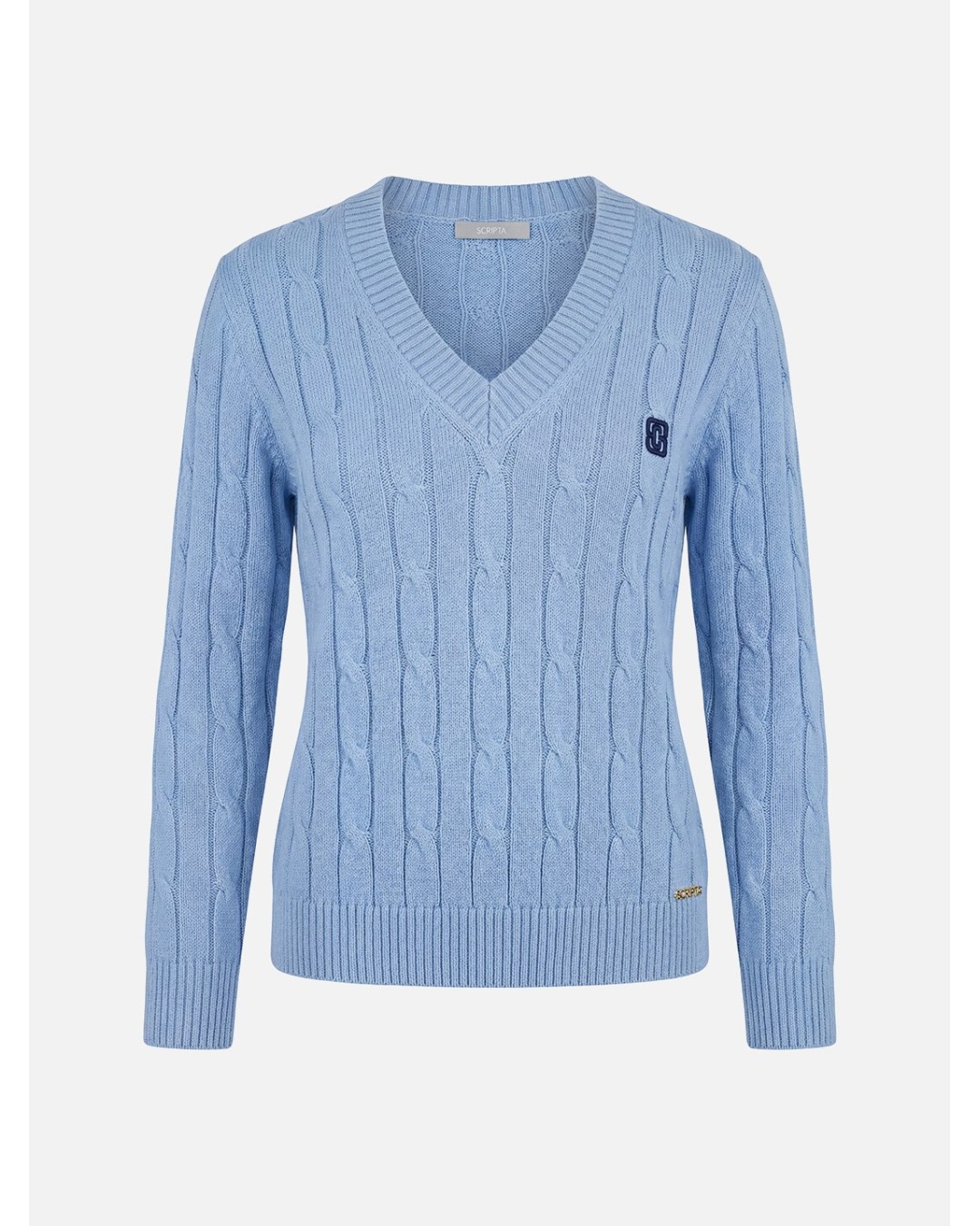 Knitted sweater with cable knit pattern