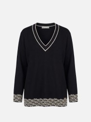 Knitted sweater with contrasting pattern