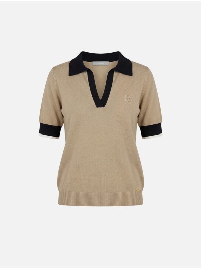 Knitted sweater with contrasting details
