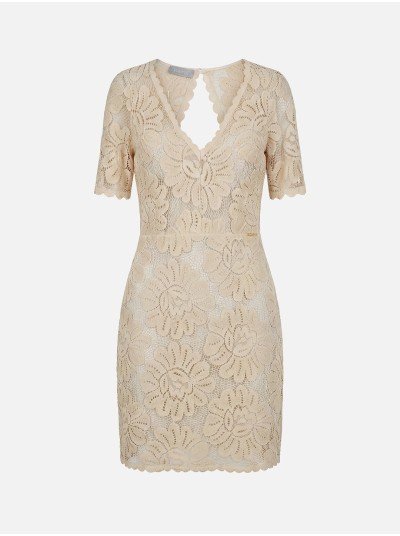 Vestido curto em renda