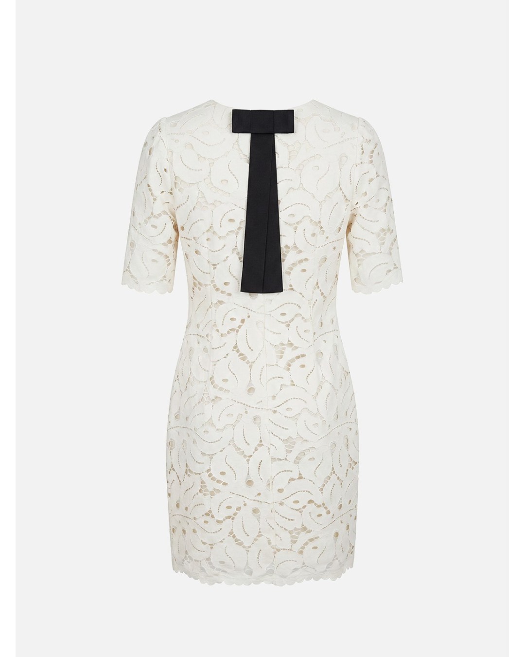 Vestido curto em renda com laço a contrastar